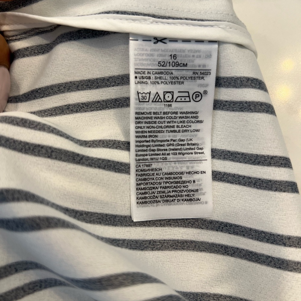 NWOT Banana Republic Black and White Striped Jumpsuit - Picture 13 of 13